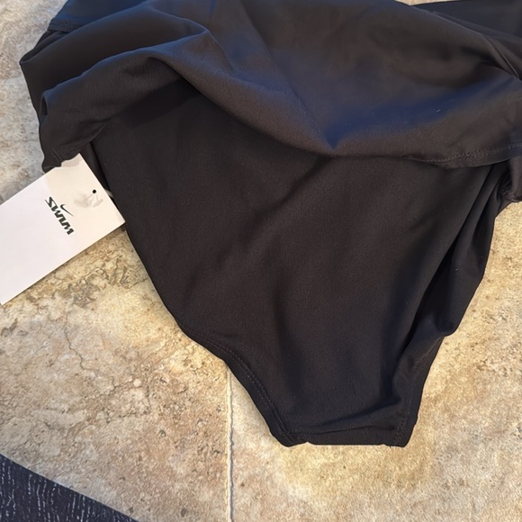 NWT Nike swim short element ness9389-001 size large - Picture 8 of 9